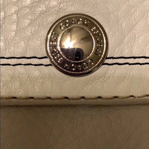 Coach White leather wristlet - Picture 3 of 5